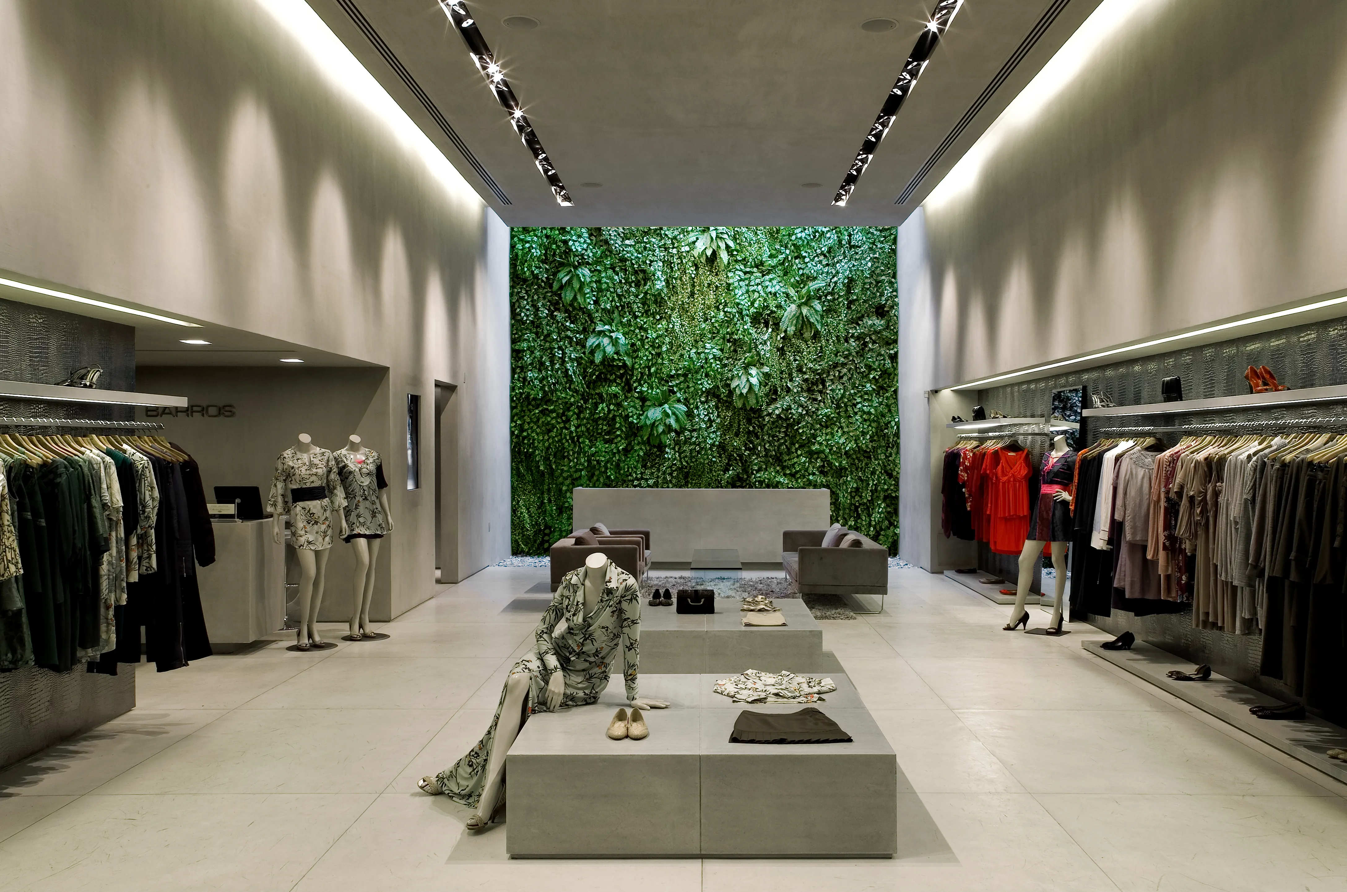 Cris Barros Flagship Vittório Fasano — foto 4